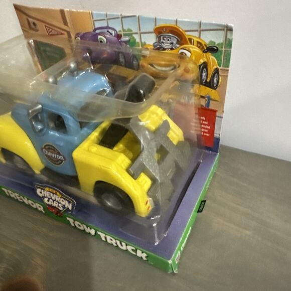 Chevron Cars 2001 Collectible Trevor Tow Truck Vehicle Yellow Blue NEW IN BOX - Picture 4 of 15